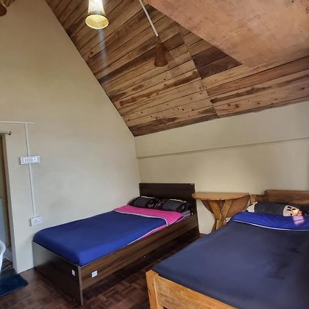 I Basa Homestay Sohrarim Eksteriør billede
