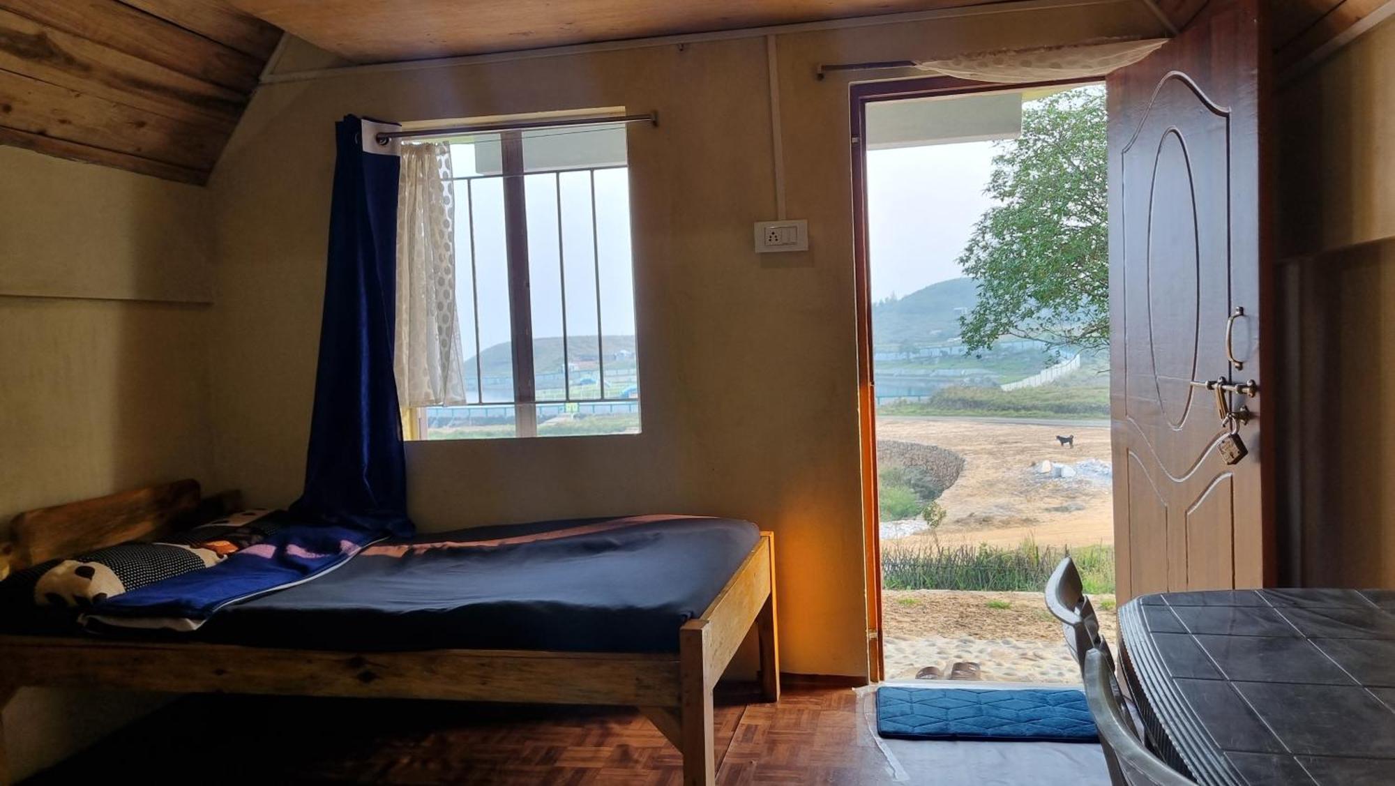 I Basa Homestay Sohrarim Værelse billede